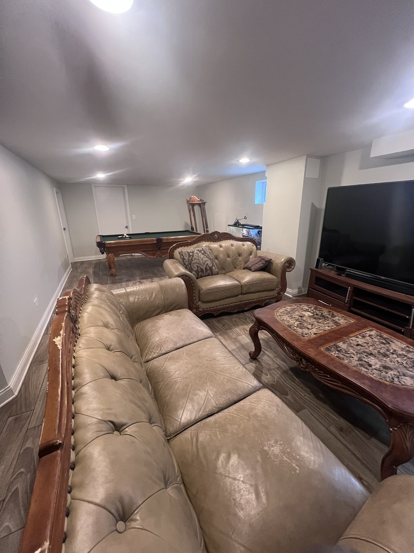 937 East 84th Place Chicago IL 60619