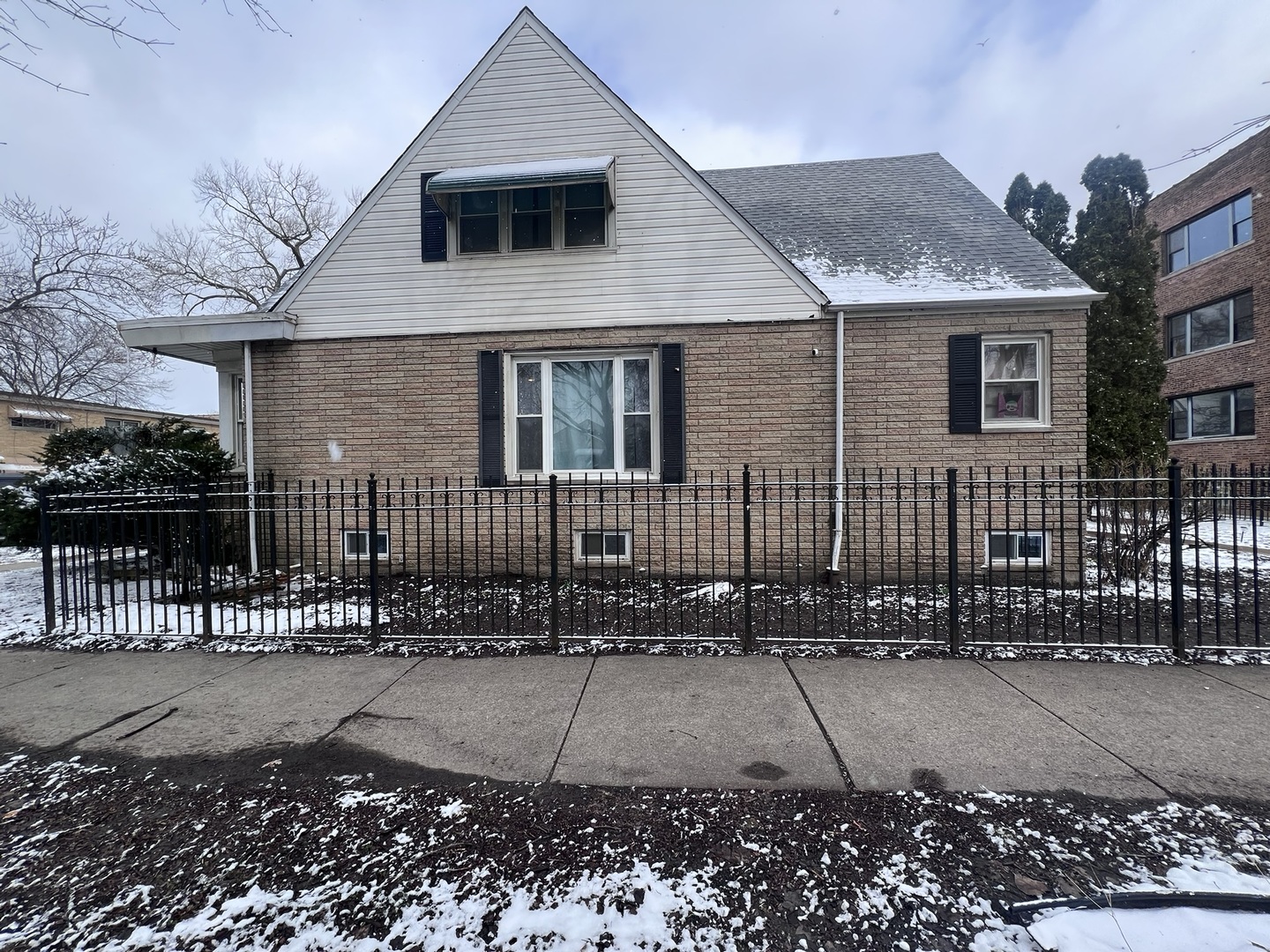 937 East 84th Place Chicago IL 60619