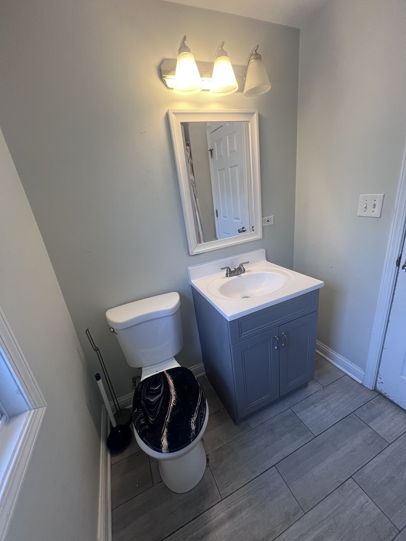 937 East 84th Place Chicago IL 60619