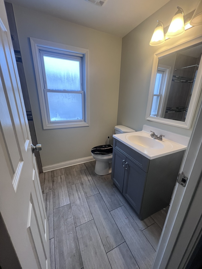 937 East 84th Place Chicago IL 60619