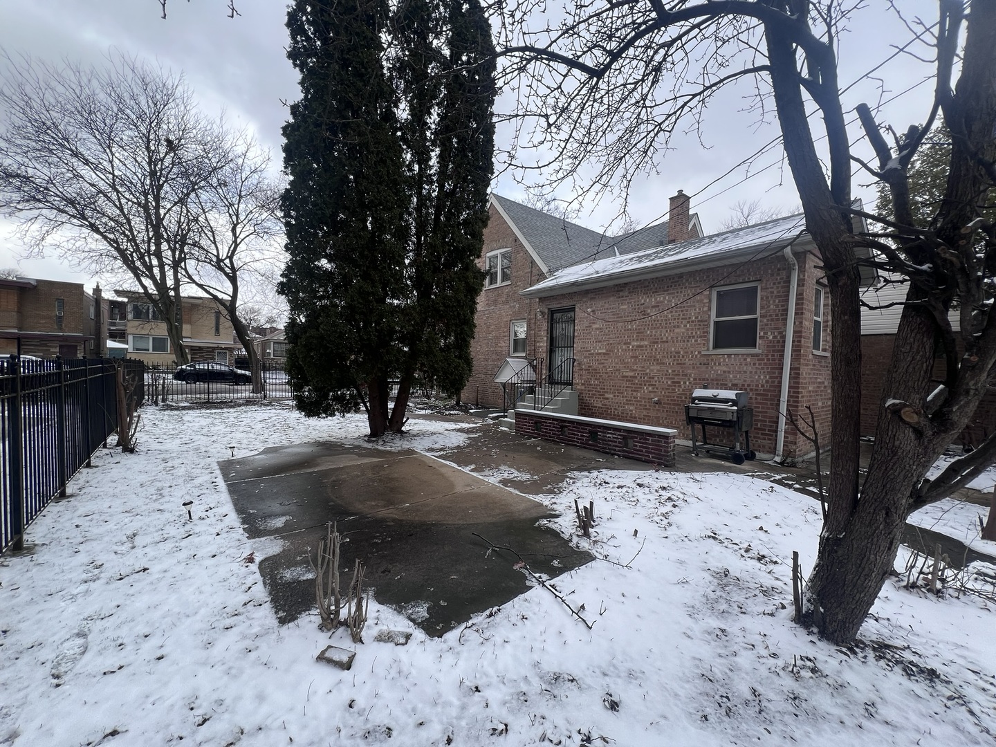 937 East 84th Place Chicago IL 60619