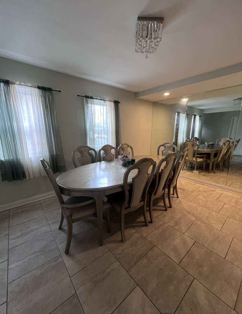 937 East 84th Place Chicago IL 60619