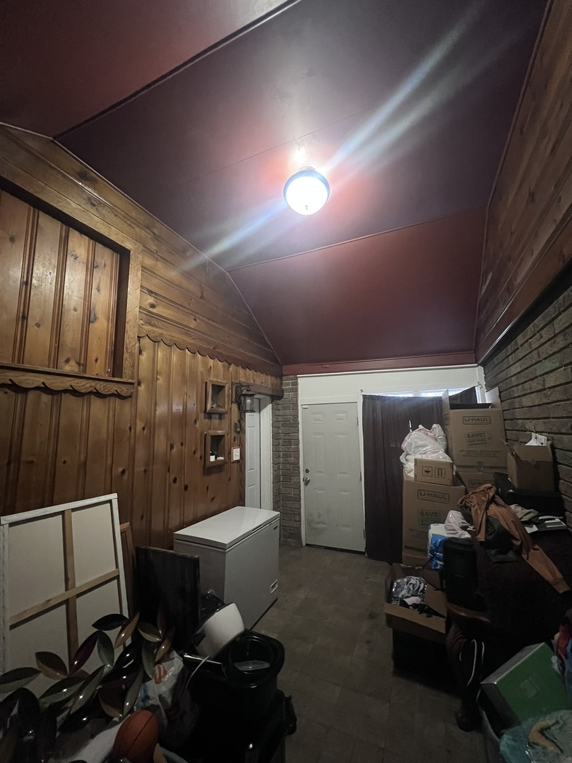 937 East 84th Place Chicago IL 60619