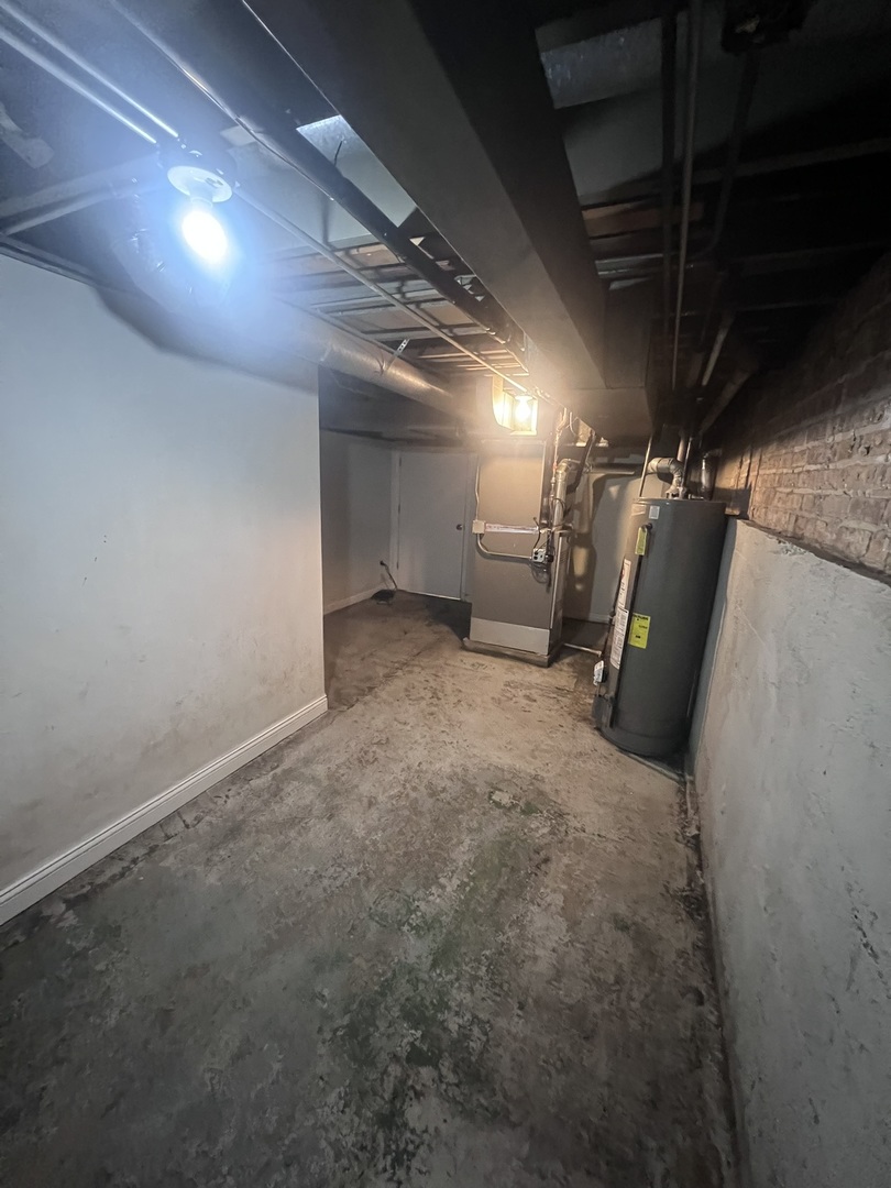 937 East 84th Place Chicago IL 60619