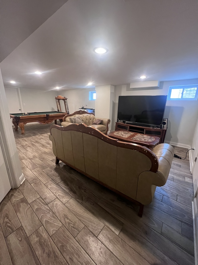 937 East 84th Place Chicago IL 60619