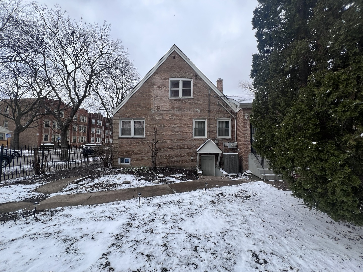 937 East 84th Place Chicago IL 60619