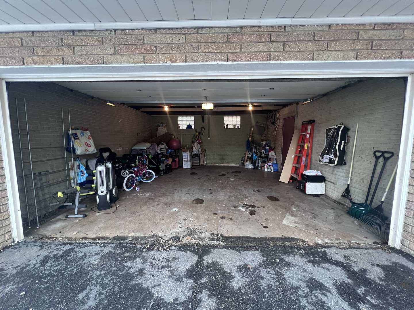 937 East 84th Place Chicago IL 60619