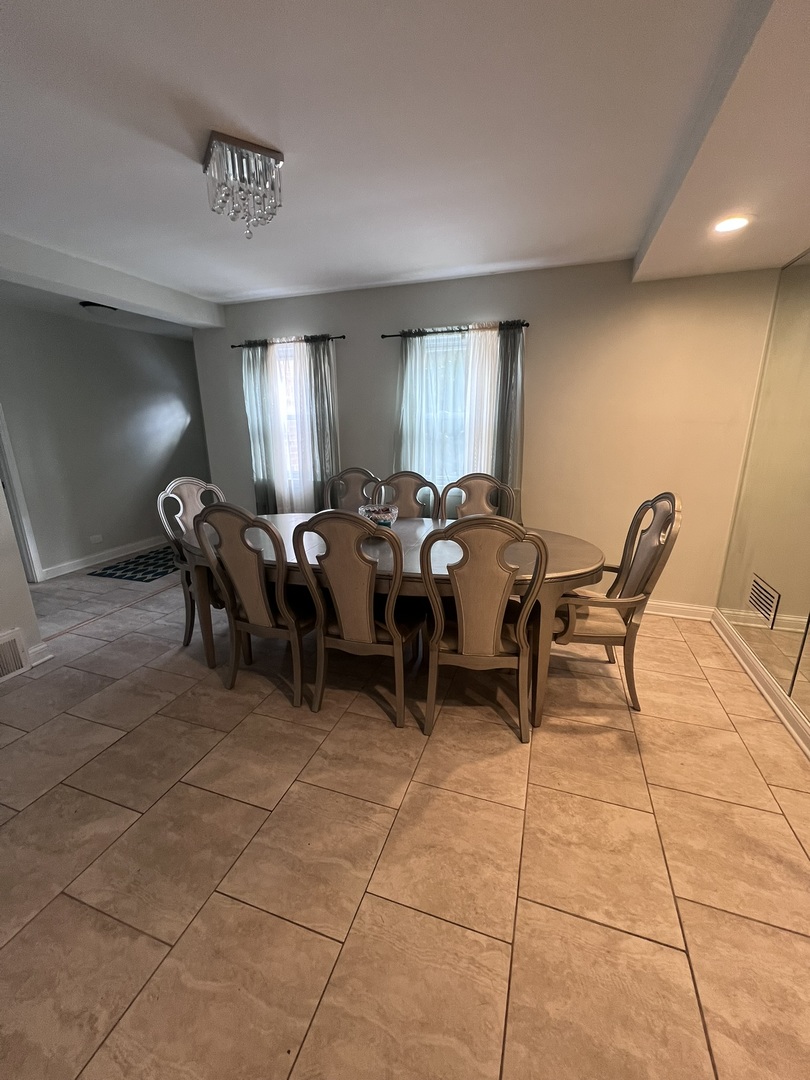 937 East 84th Place Chicago IL 60619