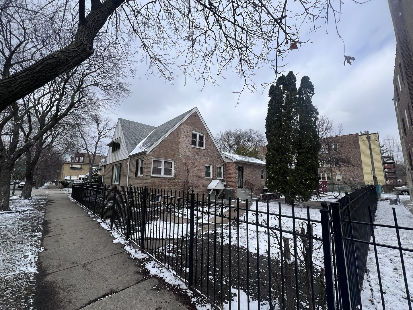 937 East 84th Place Chicago IL 60619