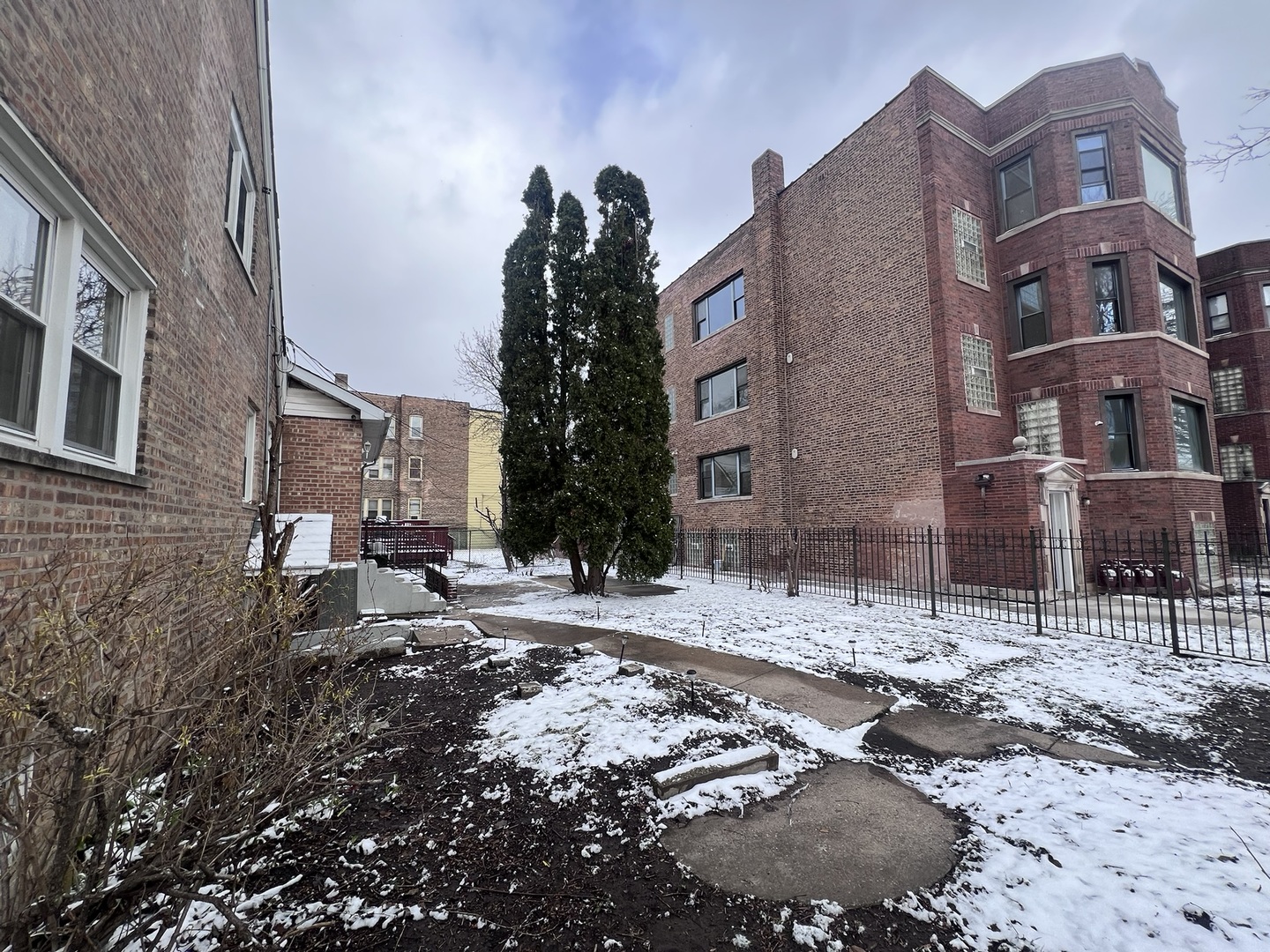 937 East 84th Place Chicago IL 60619