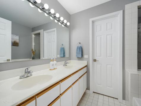 2008 Clematis Drive Algonquin IL 60102