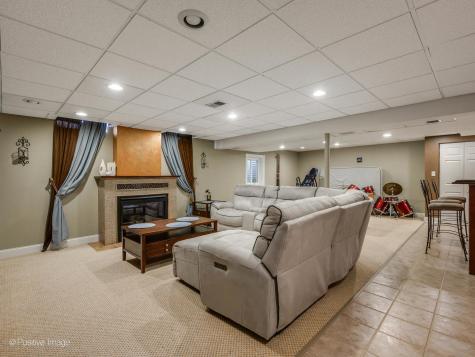 2008 Clematis Drive Algonquin IL 60102