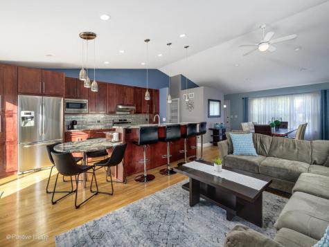 2008 Clematis Drive Algonquin IL 60102