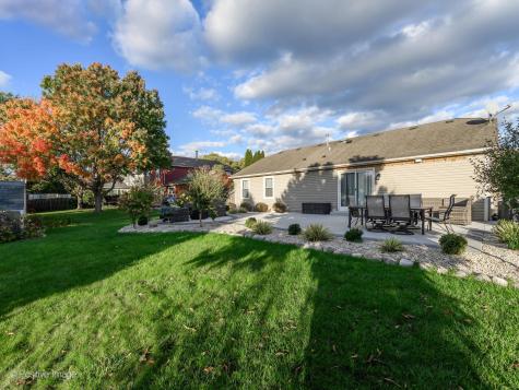 2008 Clematis Drive Algonquin IL 60102