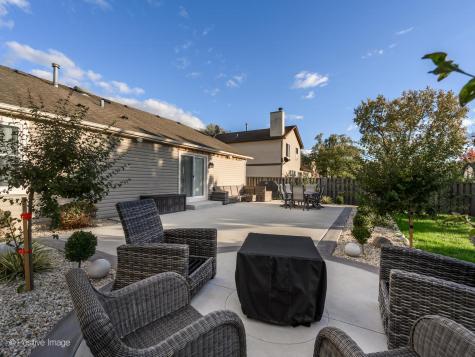 2008 Clematis Drive Algonquin IL 60102