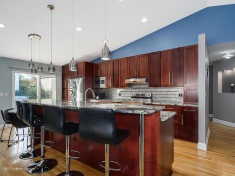 2008 Clematis Drive Algonquin IL 60102