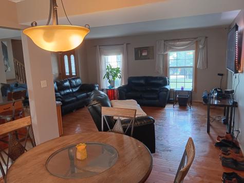 1024 Confederation Drive Bartlett IL 60103