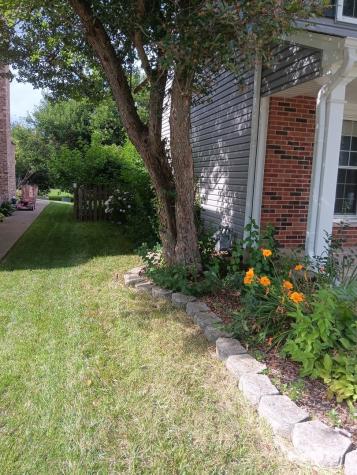 1024 Confederation Drive Bartlett IL 60103