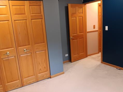 1024 Confederation Drive Bartlett IL 60103