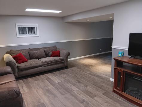 1024 Confederation Drive Bartlett IL 60103