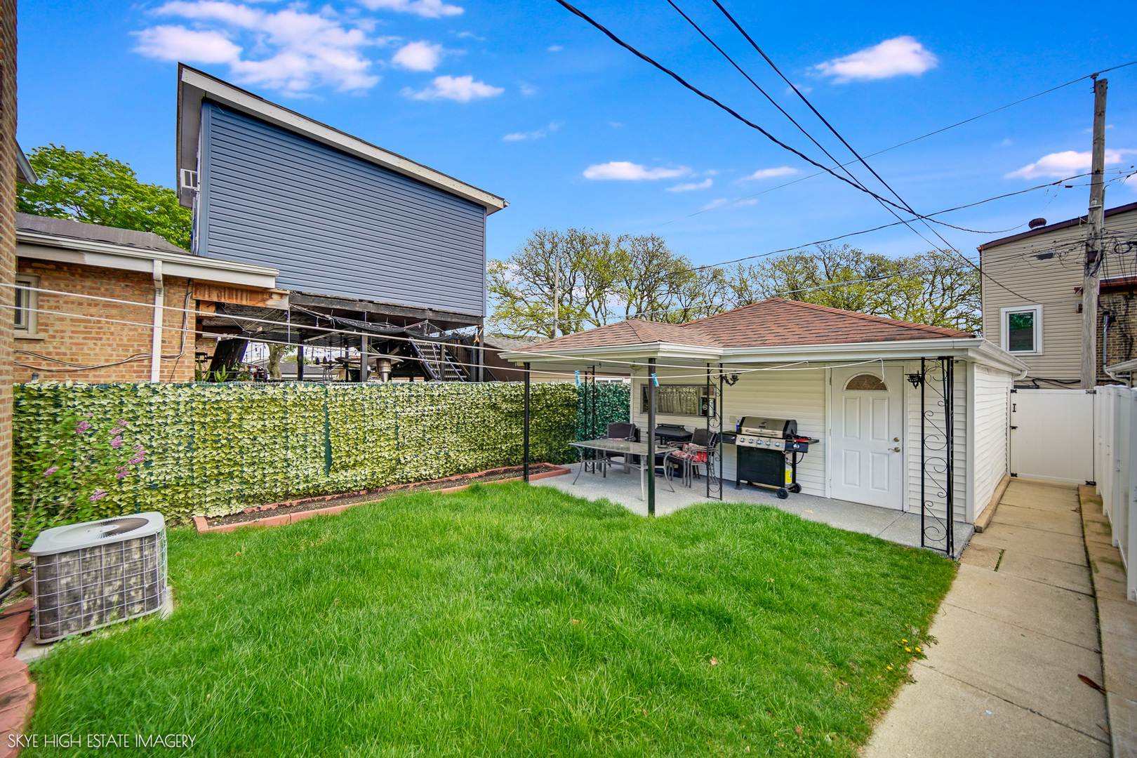 5609 South Monitor Avenue Chicago IL 60638