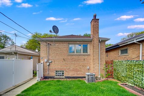 5609 South Monitor Avenue Chicago IL 60638