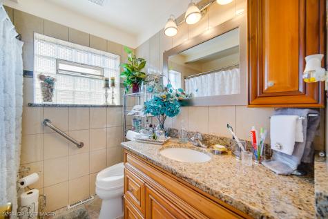 5609 South Monitor Avenue Chicago IL 60638