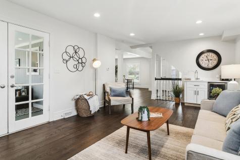 1653 North Douglas Avenue Arlington Heights IL 60004