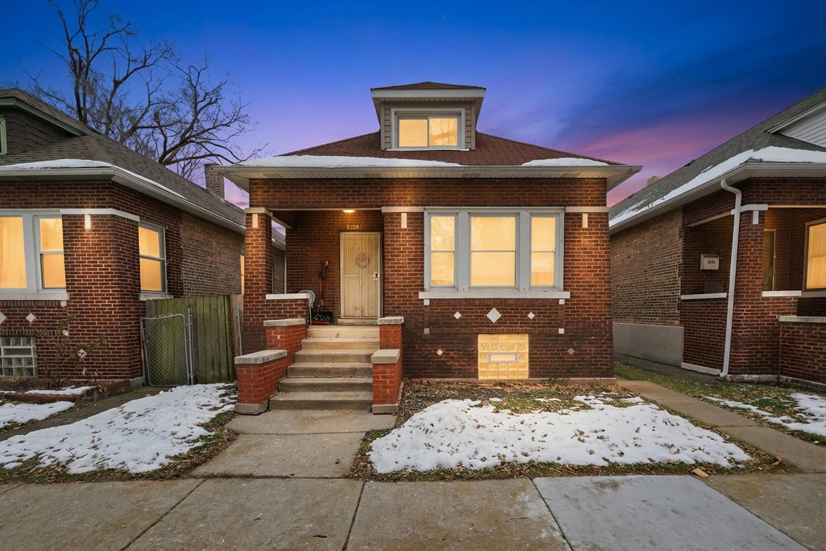 8539 South Saginaw Avenue Chicago IL 60617