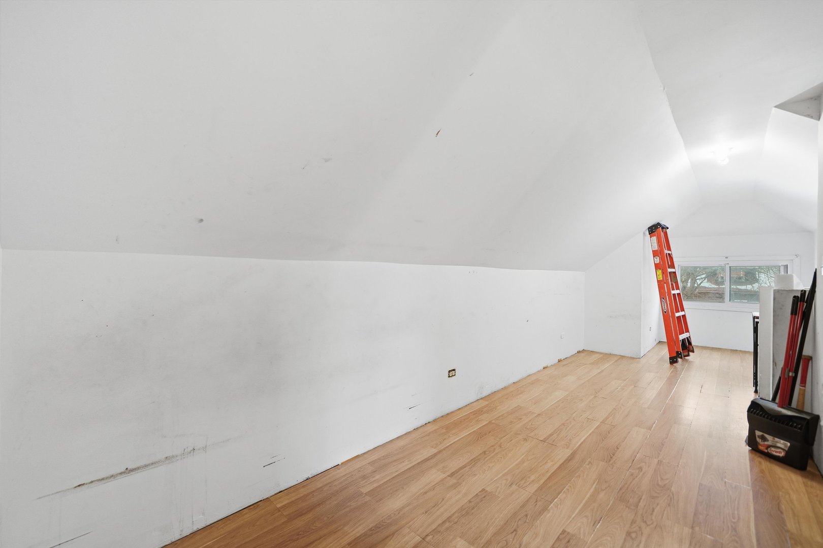 8539 South Saginaw Avenue Chicago IL 60617