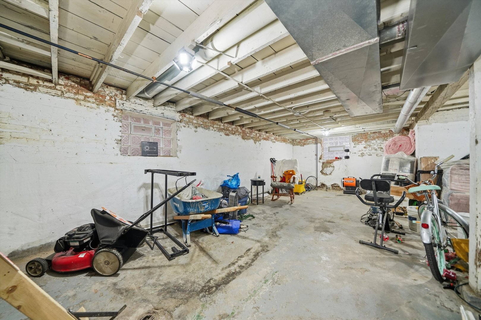 8539 South Saginaw Avenue Chicago IL 60617