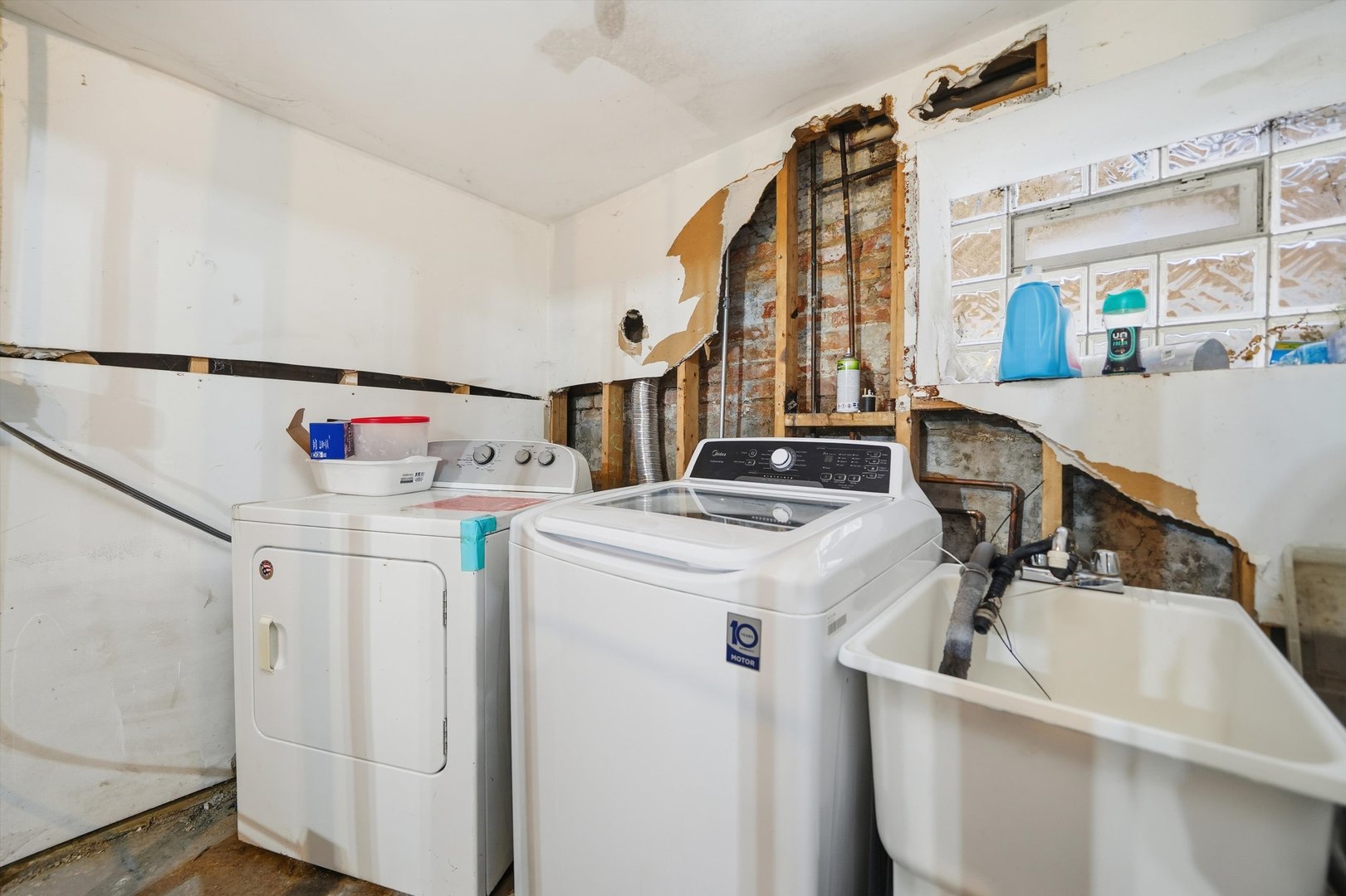 8539 South Saginaw Avenue Chicago IL 60617