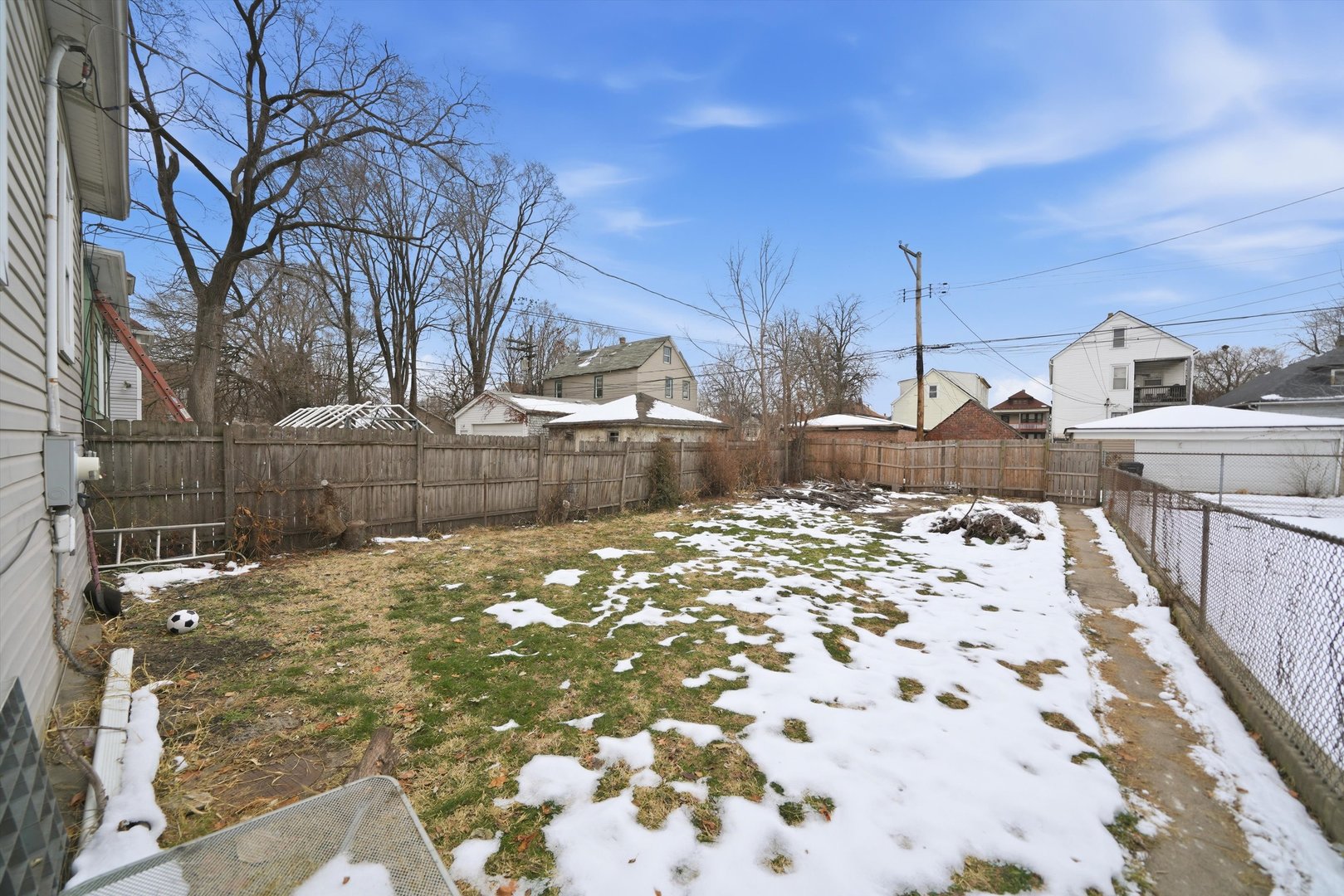 8539 South Saginaw Avenue Chicago IL 60617