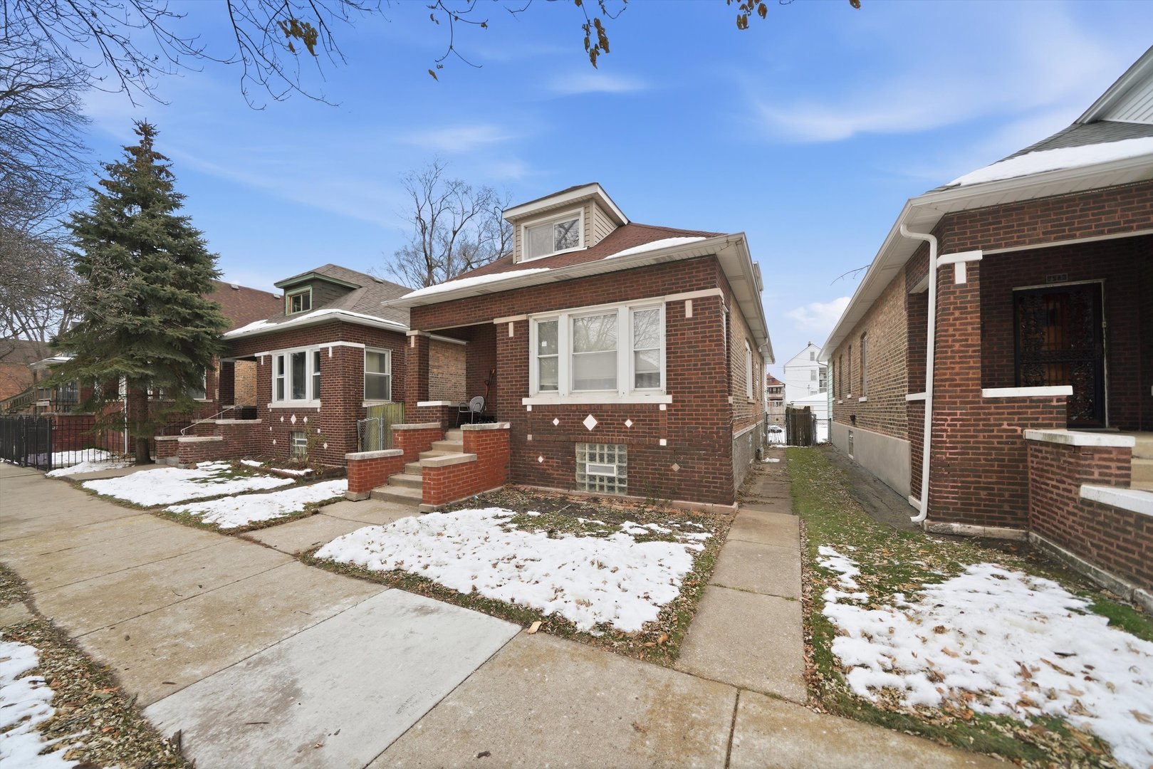 8539 South Saginaw Avenue Chicago IL 60617