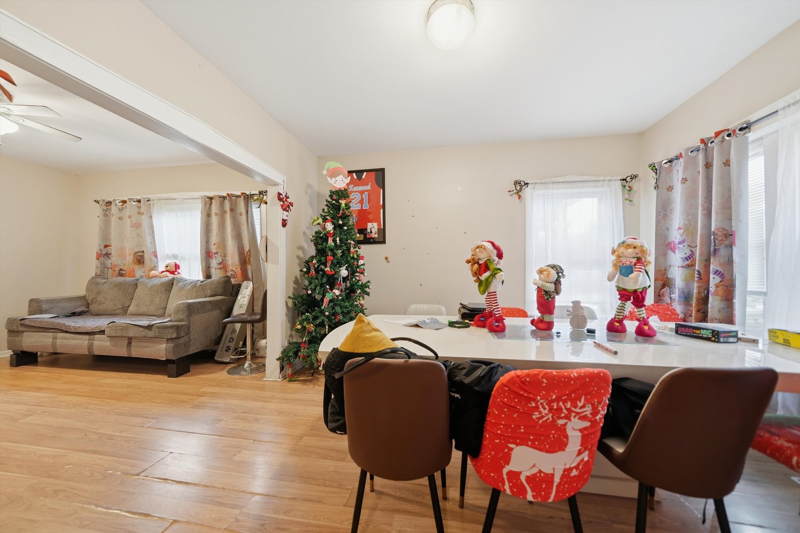 8539 South Saginaw Avenue Chicago IL 60617