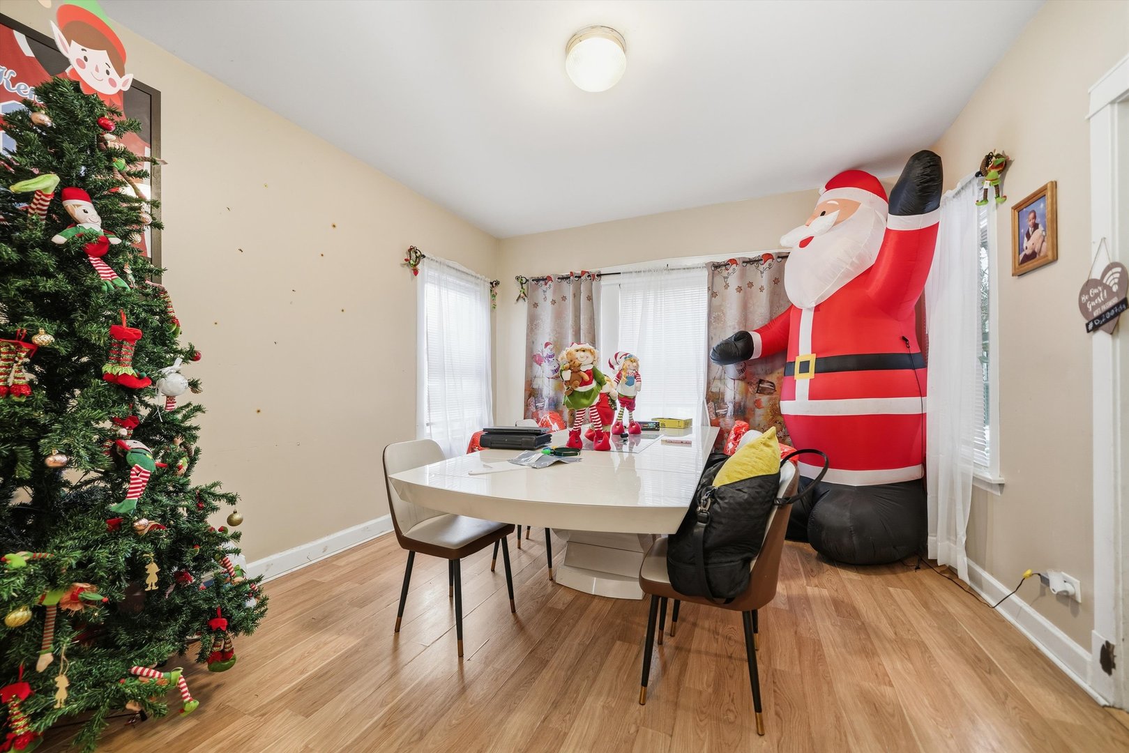 8539 South Saginaw Avenue Chicago IL 60617