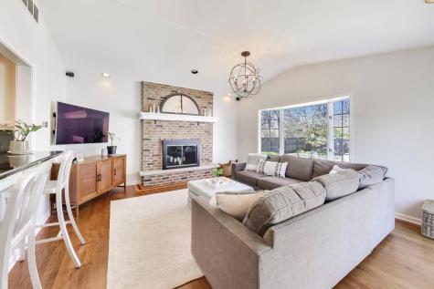 528 Cumnor Court Deerfield IL 60015