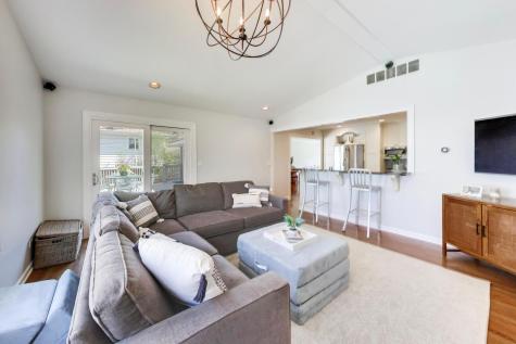 528 Cumnor Court Deerfield IL 60015