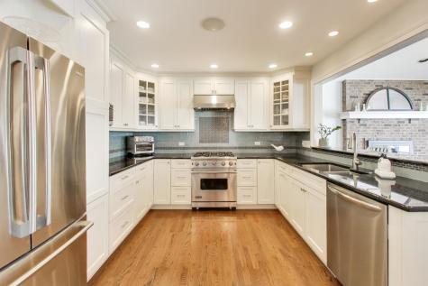 528 Cumnor Court Deerfield IL 60015