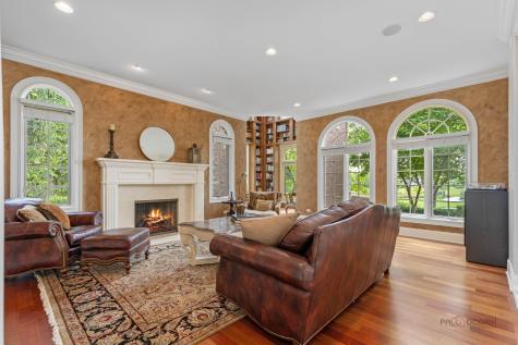 5 Jennifer Court Barrington IL 60010