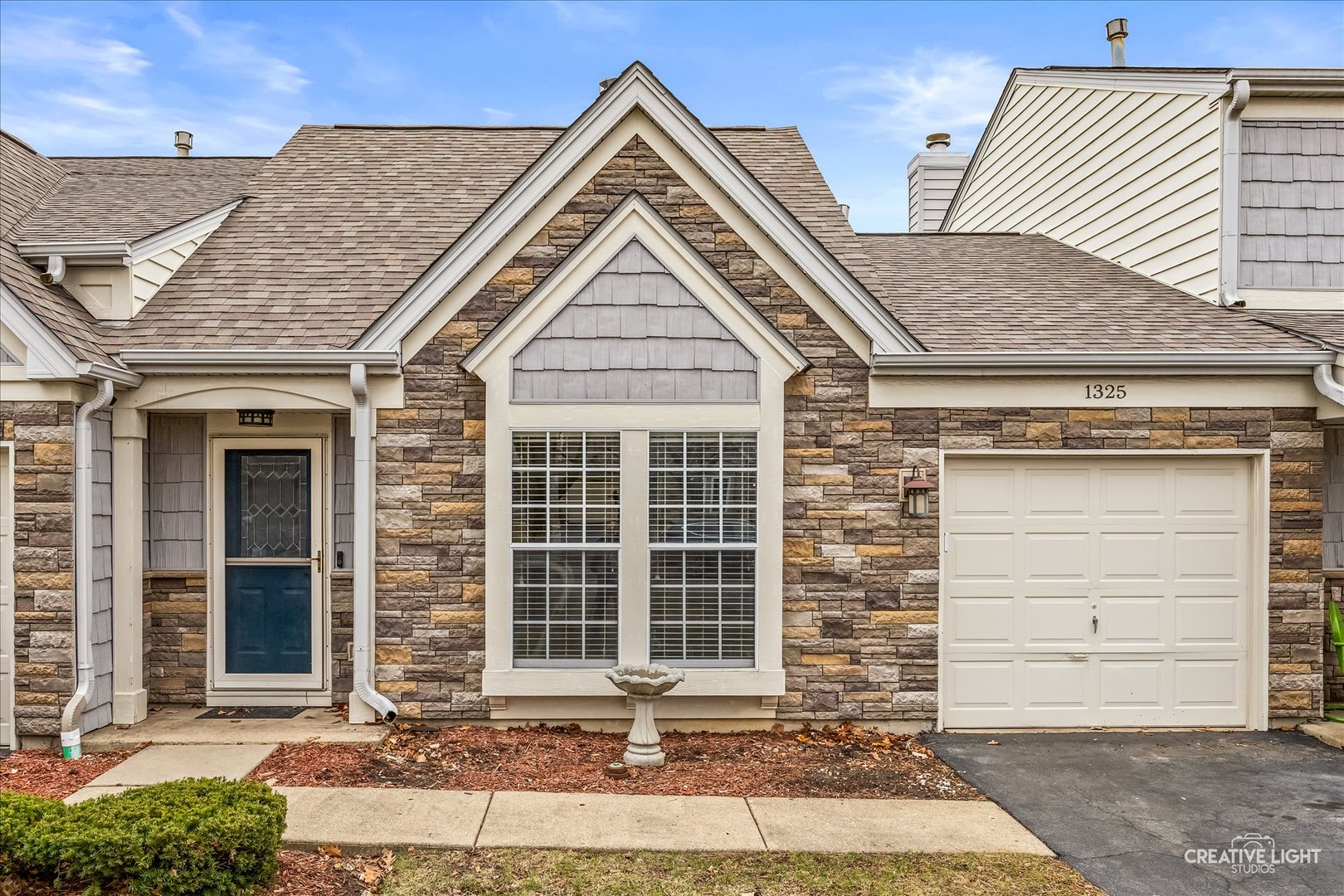 1325 Gloucester Circle Carol Stream IL 60188
