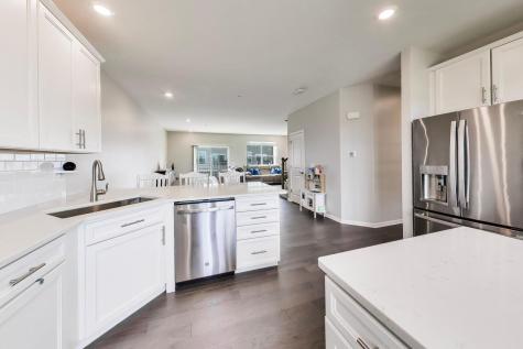 2879 Kessler Drive Mundelein IL 60060