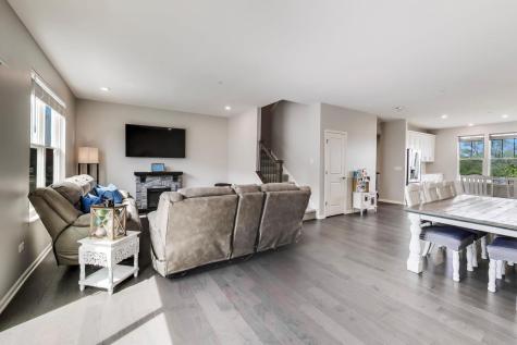 2879 Kessler Drive Mundelein IL 60060