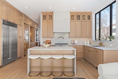 1879 North Hoyne Avenue Chicago IL 60647