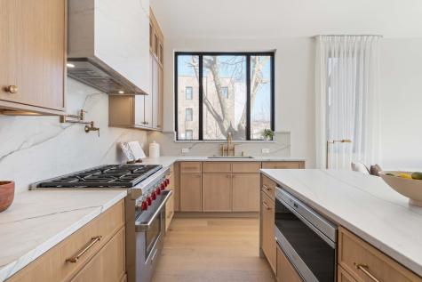 1879 North Hoyne Avenue Chicago IL 60647