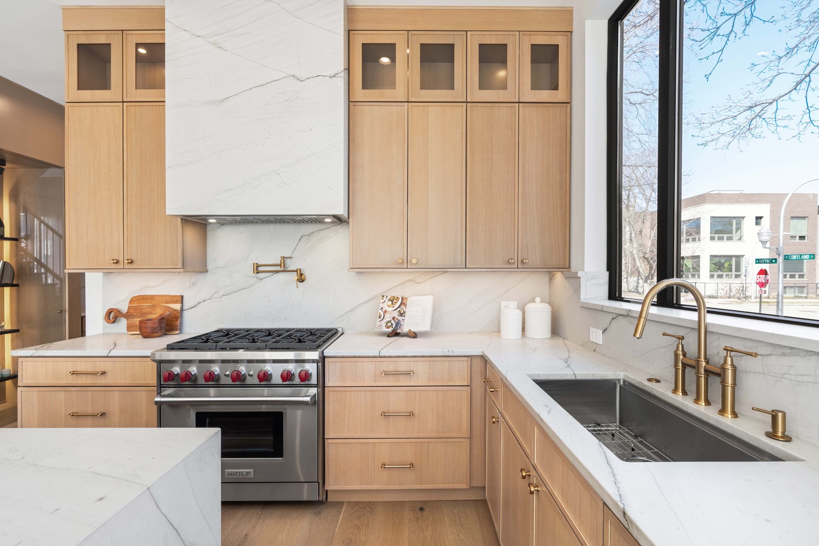 1879 North Hoyne Avenue Chicago IL 60647