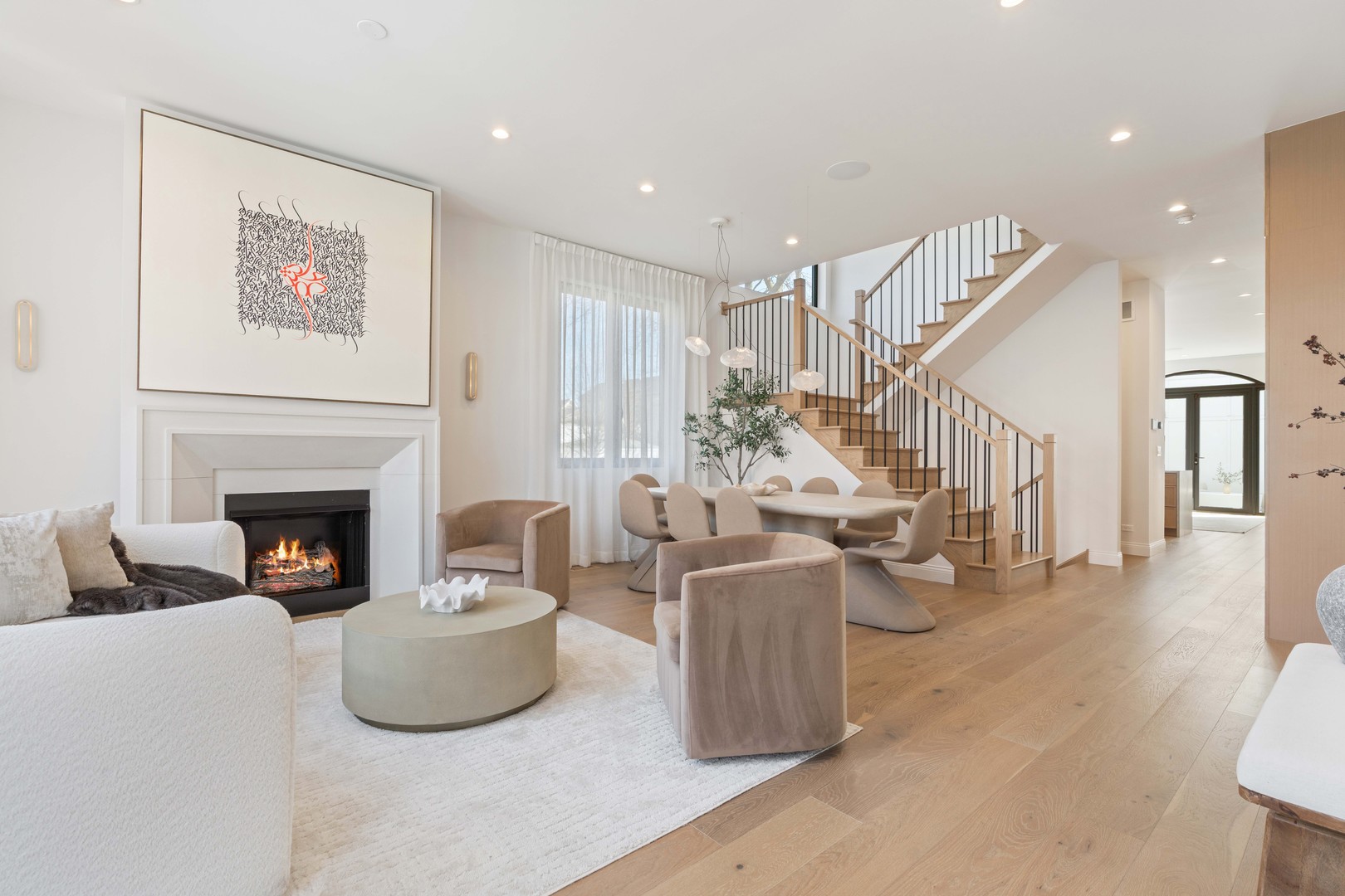 1879 North Hoyne Avenue Chicago IL 60647