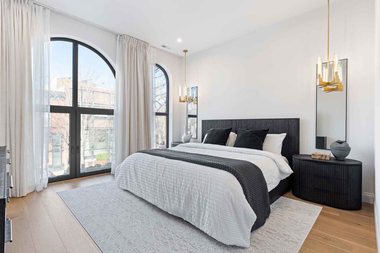 1879 North Hoyne Avenue Chicago IL 60647