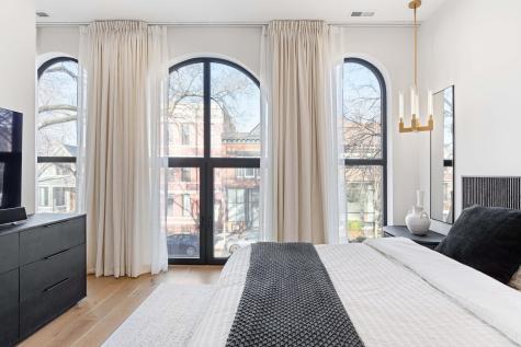 1879 North Hoyne Avenue Chicago IL 60647