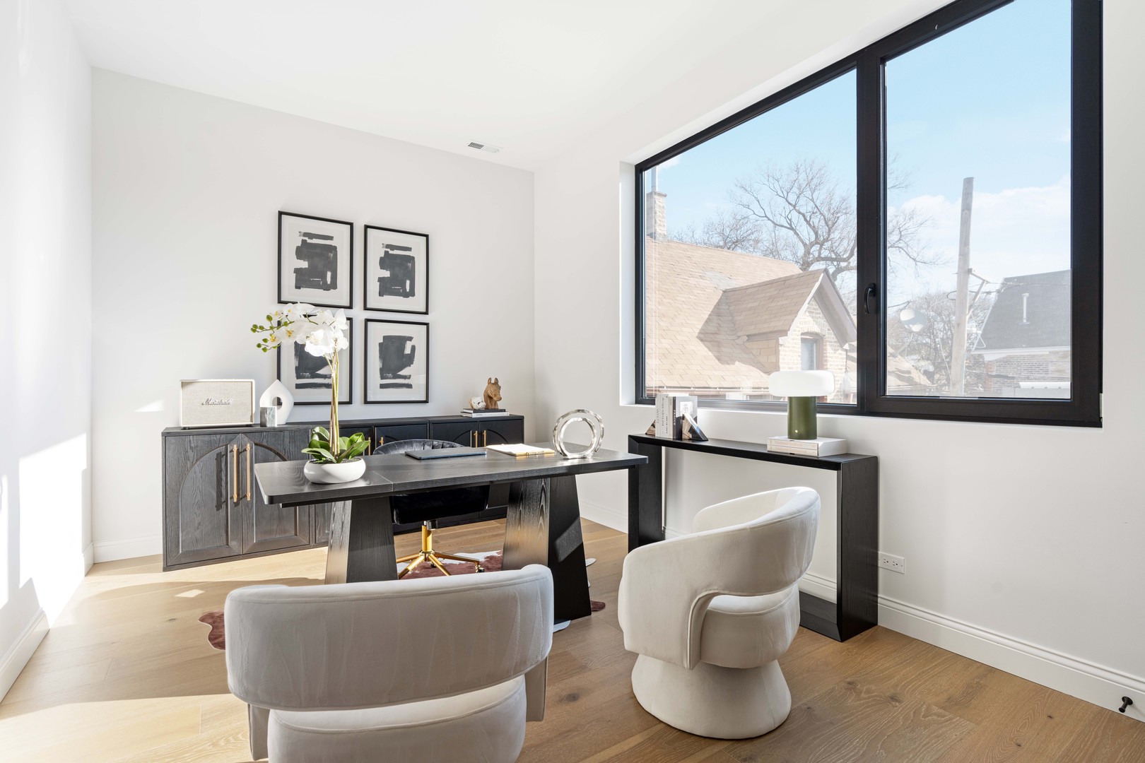 1879 North Hoyne Avenue Chicago IL 60647